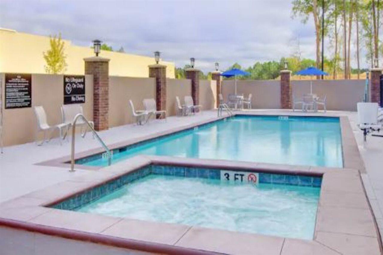 Hampton Inn & Suites Tyler-South Екстериор снимка