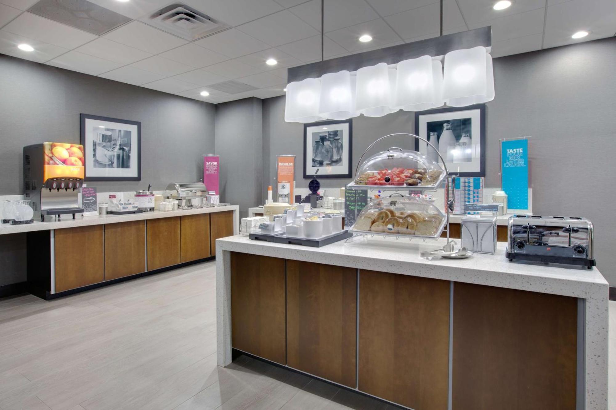 Hampton Inn & Suites Tyler-South Екстериор снимка